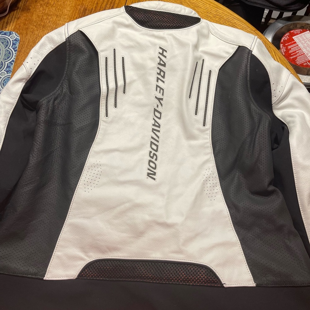 leather Harley jacket womens size XXL-$550 brand new